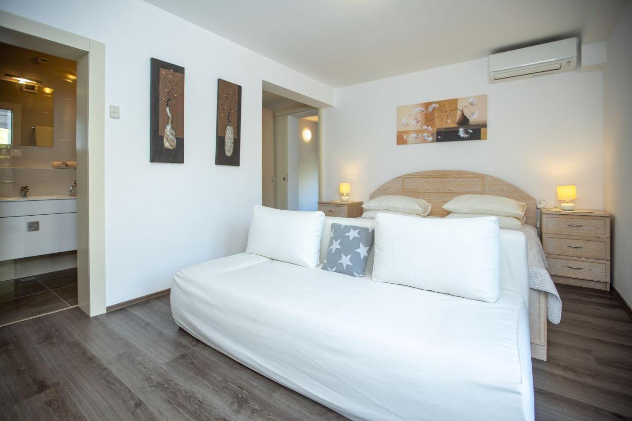 Apartments Mosor Omiš Eksteriør bilde